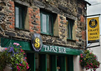 Bar Es